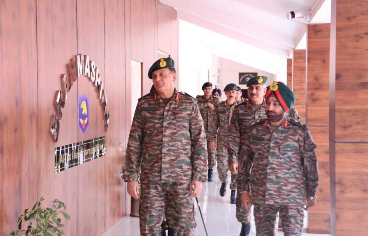 Lt Gen Dhiraj Seth Reviews Operational Preparedness of Agnibaaz Division