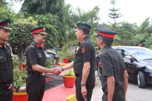 Lt Gen Dhiraj Seth Reviews Medical Facilities Across Southern Command in Pune