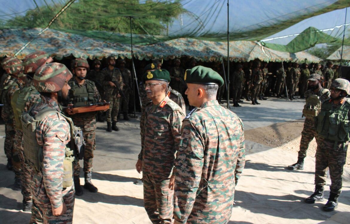 Lt Gen M.V. Suchindra Kumar Reviews Operational Readiness in Akhnoor Sector